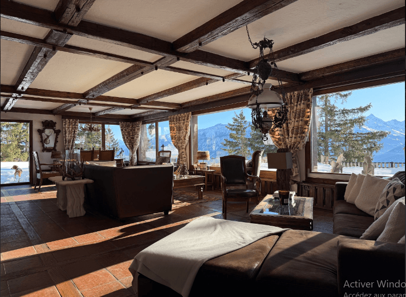 2721 – Appartement 4 pièces – 2450 CHF – 250 m²