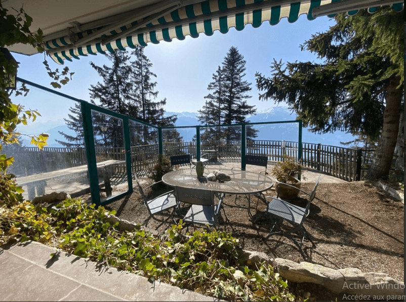 2721 – Appartement 4 pièces – 2450 CHF – 250 m²