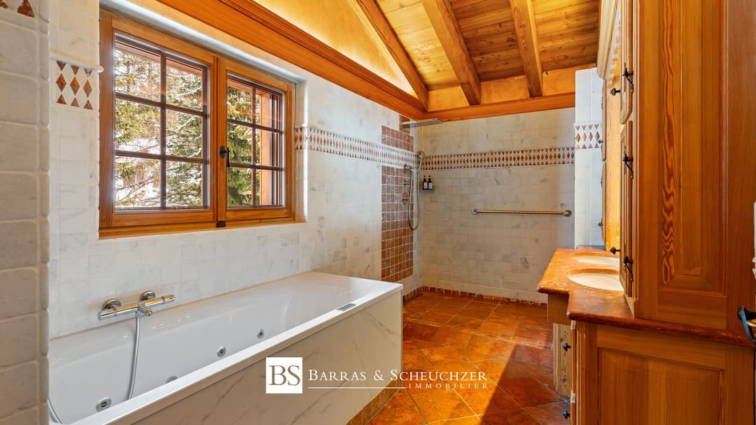 2088 – Maison 10 pièces – 550m²