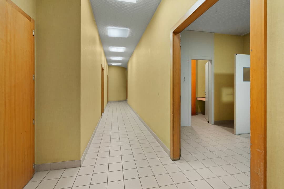 2138 – Commerce – 1100000CHF – 228.5m²