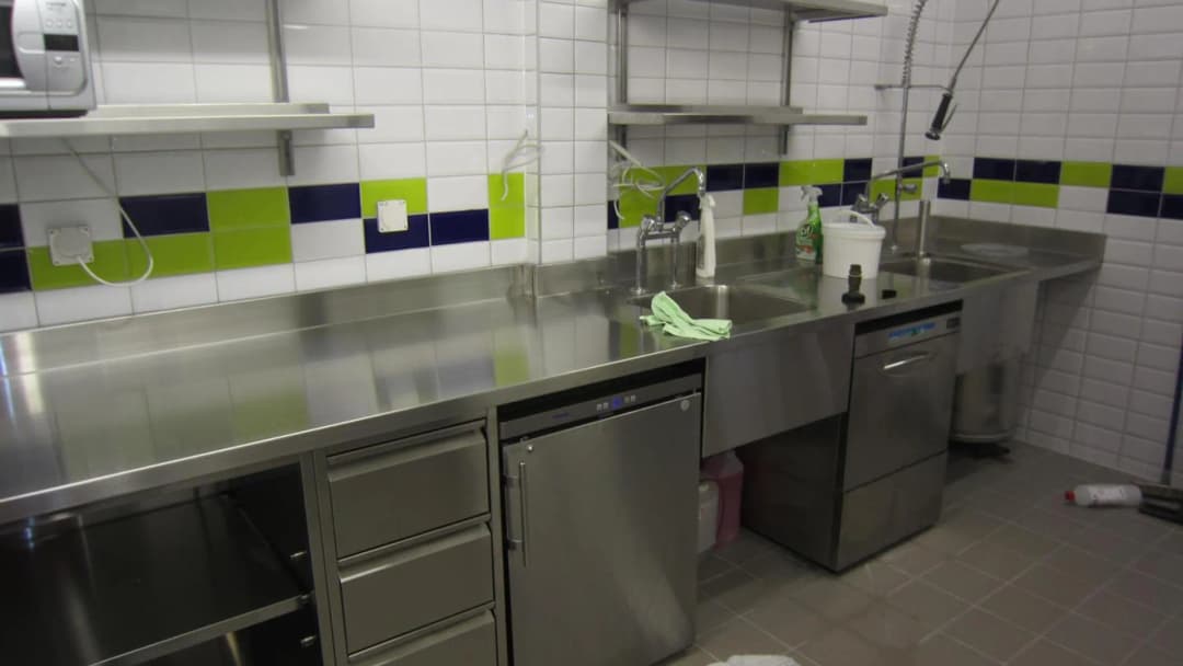 1781 – Commerce 3.5 pièces – 2900 CHF – 277 m²