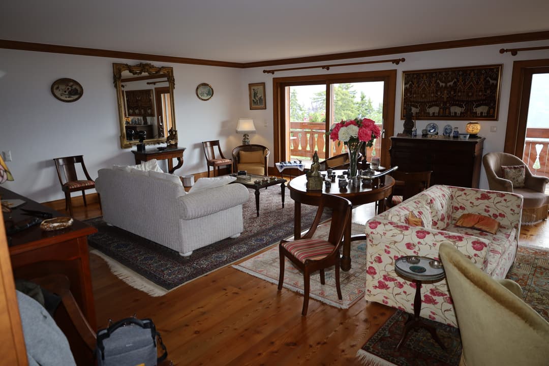 2304 – Appartement 7.5 pièces – 318m²