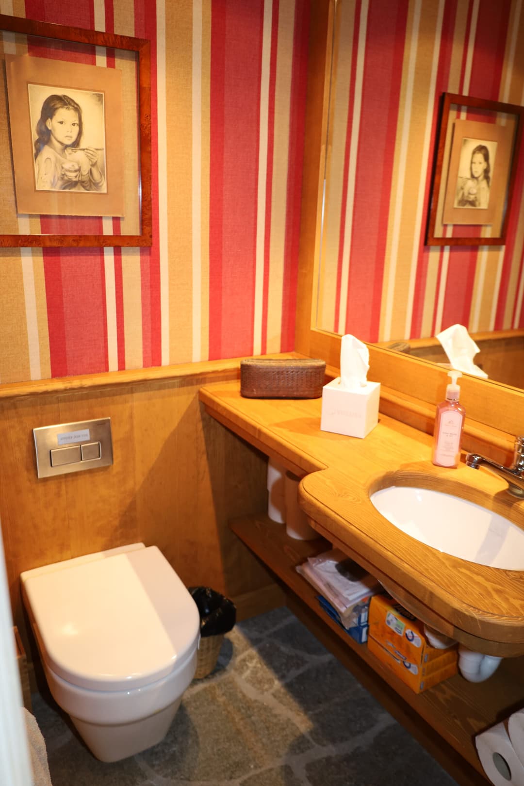 2304 – Appartement 7.5 pièces – 318m²