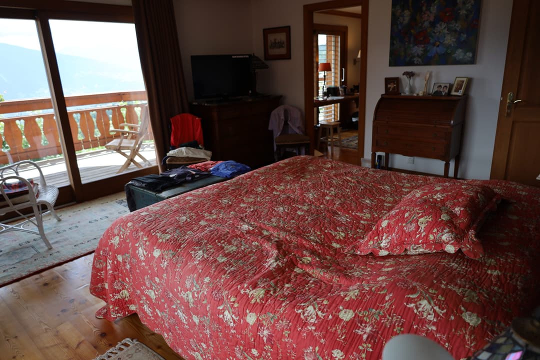 2304 – Appartement 7.5 pièces – 318m²